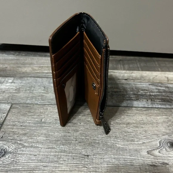 Loungefly Warner Bros. Annabelle Comes Home Cosplay Bifold Wallet - Picture 8 of 8